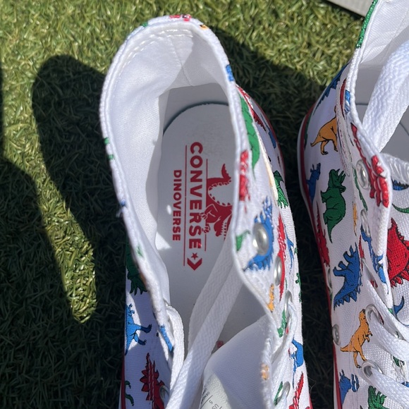 Limited edition unisex Dino Converse sz 5 Youth - Picture 6 of 9